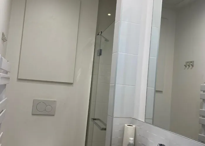 P3, 2 Bedrooms, Quiet, Center