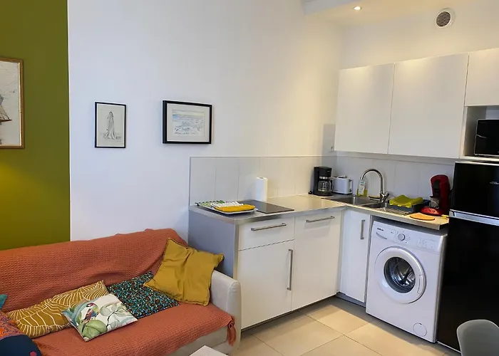 P3, 2 Bedrooms, Quiet, Center Lägenhet